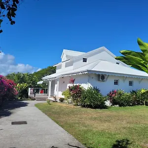 Villa Ste Marthe Avec Piscine, Grande Terrasse, Jardin Intime Et Citerne D'eau, Saint-Francois (Grande-Terre)